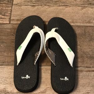 Sanuk sandals